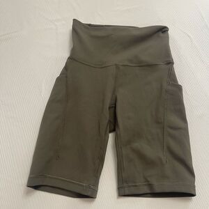 Lululemon Wunder Train High Rise Green Shorts With Pockets Size 2